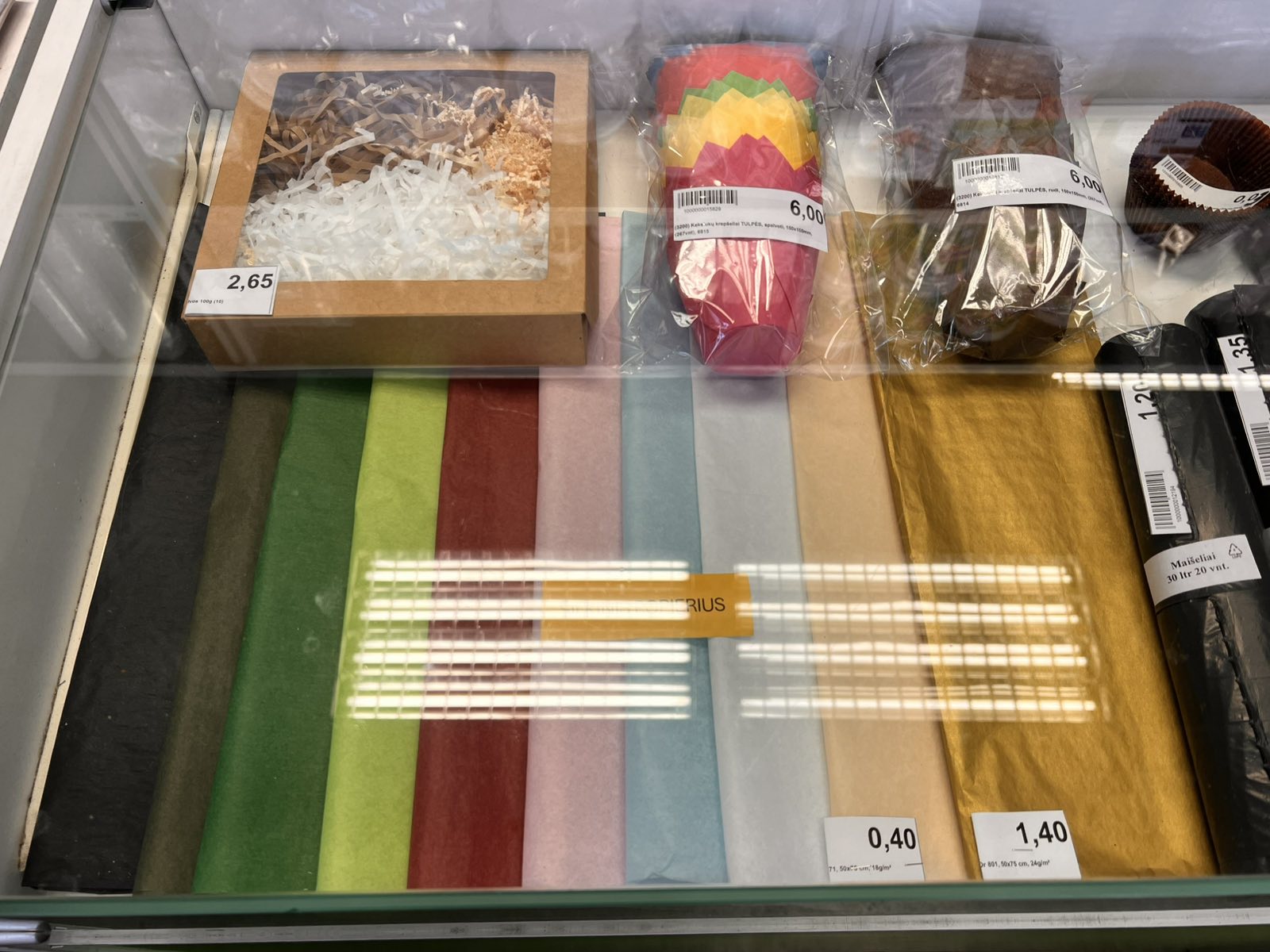 Parduotuvės lentynos